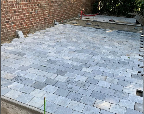 Sierbestrating oprit en tuinpad Wevelgem, West-Vlaanderen